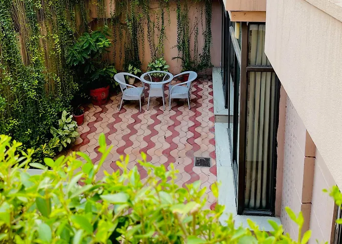 Bedchambers Serviced Apartments, Cyberpark